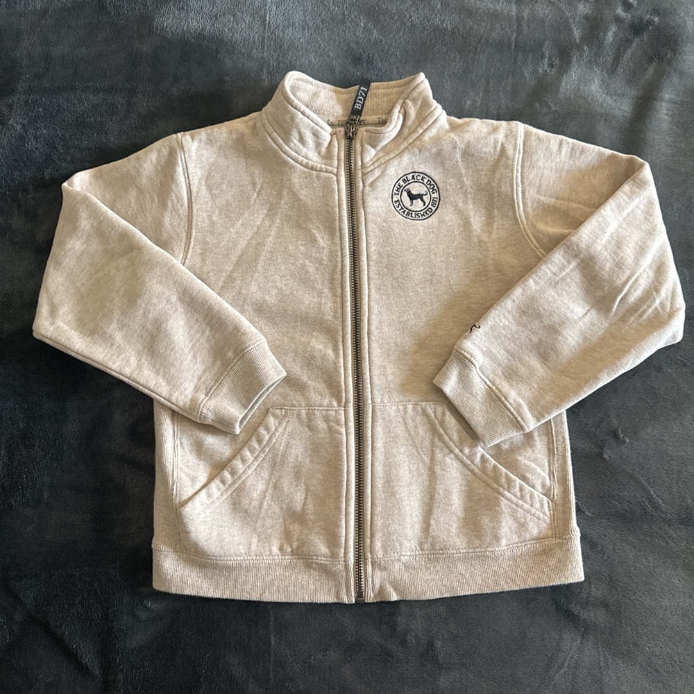 Cream and white zip-up sweatshirt The Black Dog #loungewear